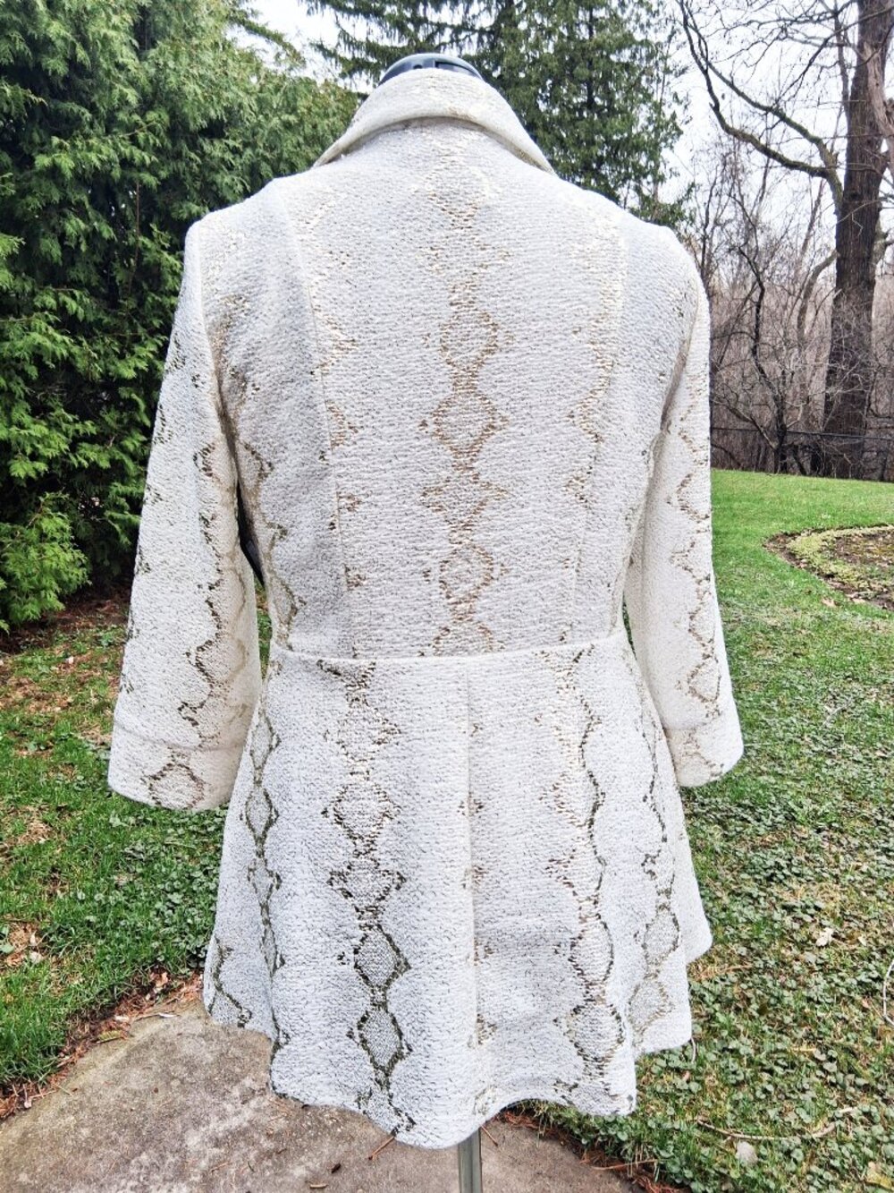 2 items - Frank Lyman Cream Metallic Gold  Print Patterned Blazer + Necklace - Picture 7 of 12